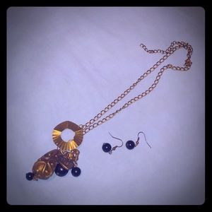 Necklace and earring set